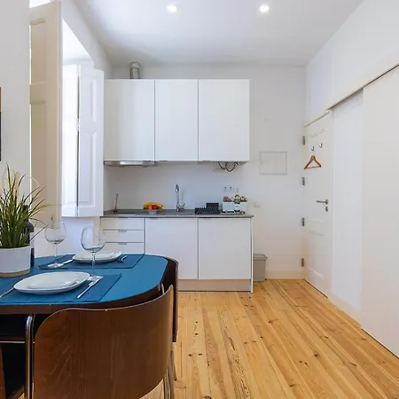 Castelo 12 - Apartments & Suites Lisbon