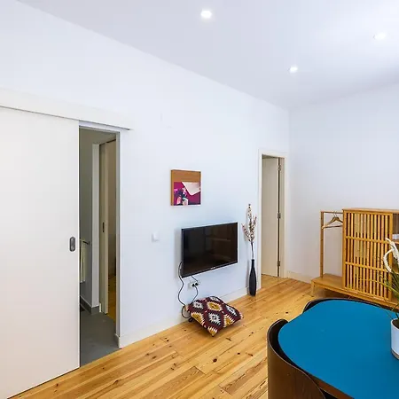 Castelo 12 - Apartments & Suites * Lisbon