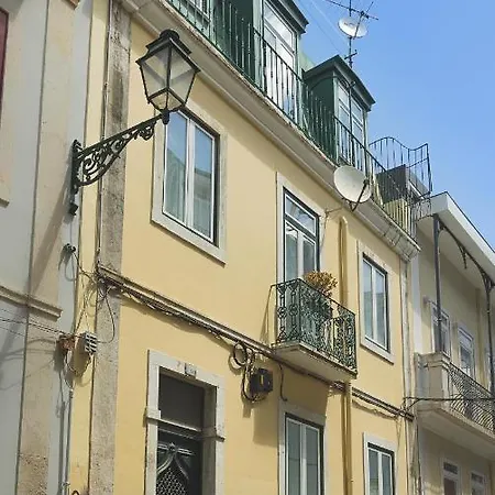 Castelo 12 - Apartments & Suites * Lisbon